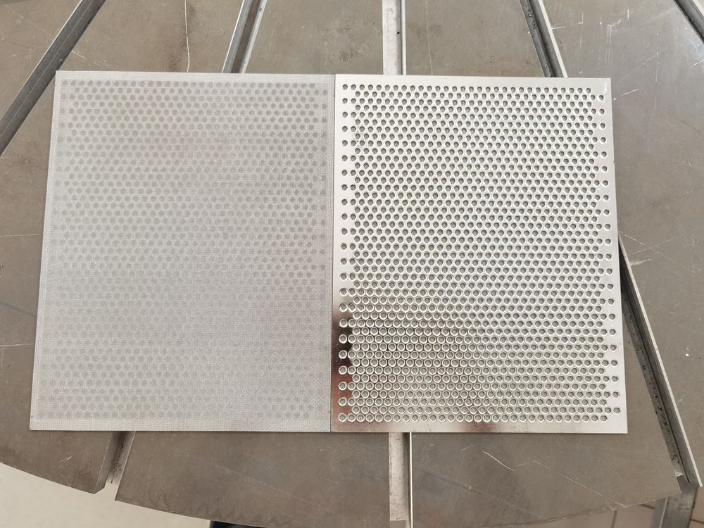 生产冲孔板复合网，，，，，验收事情要重视！